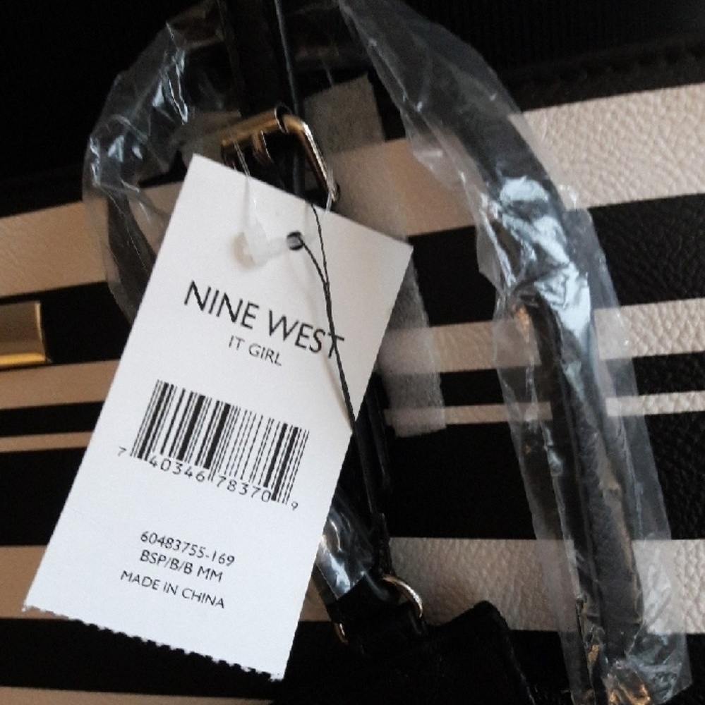 🌟SOLD🌟Authentic Nine West "IT GIRL" Large Tote - Picture 8 of 8